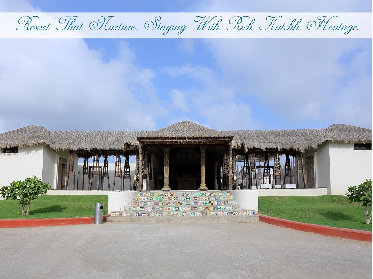 Serena Beach Resort Māndvi Exteriör bild